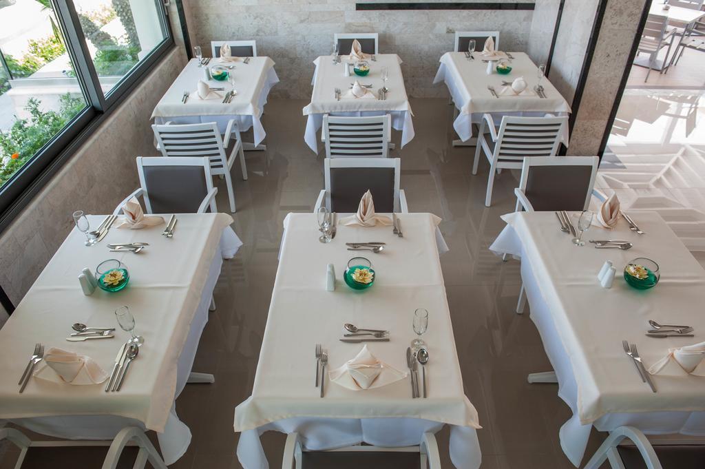 Rhodos Beach Hotel ภายนอก รูปภาพ