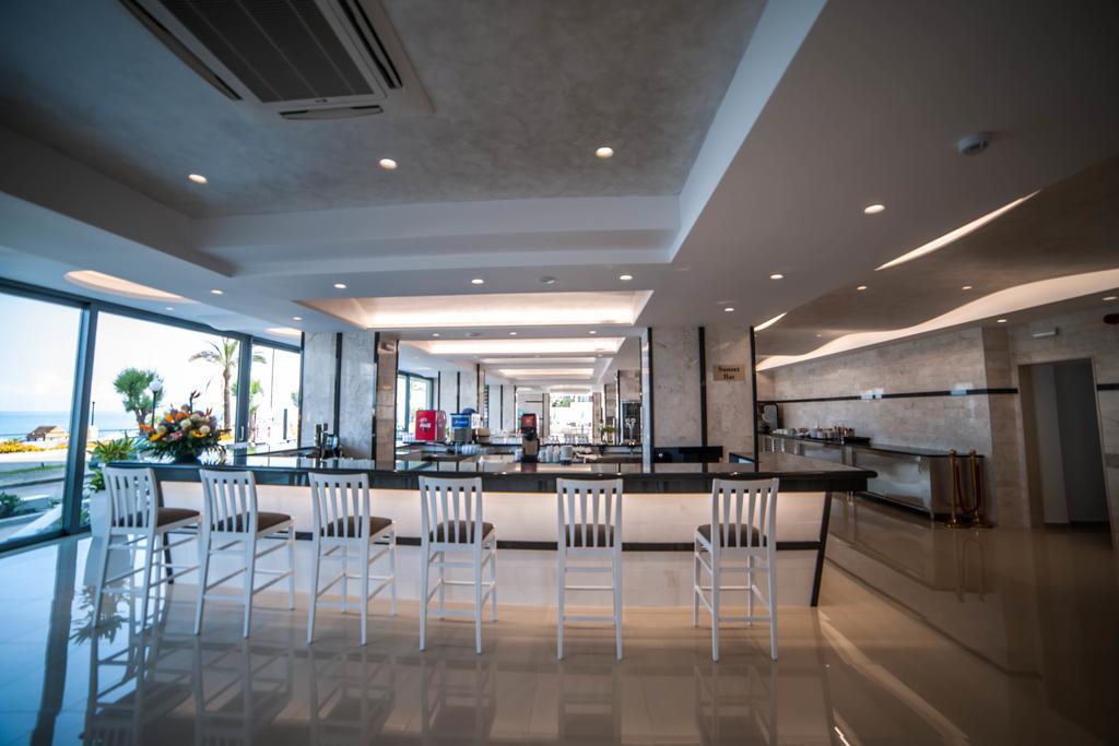 Rhodos Beach Hotel ภายนอก รูปภาพ